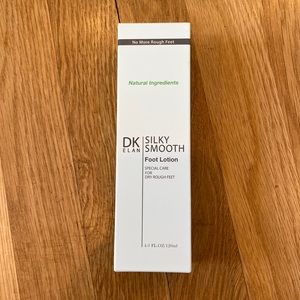 DK Elan silky smooth foot lotion